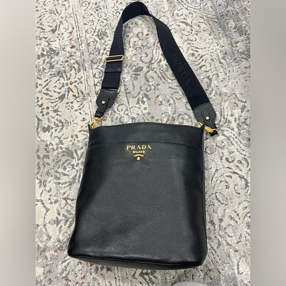 Prada Handbag 100% authentic like-new condition - Picture 2 of 13